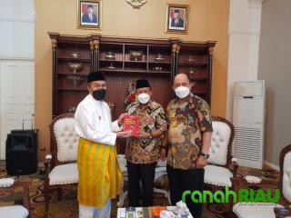 Bismillah, Endang Sukarelawan siap maju sebagai calon Ketua KONI Riau